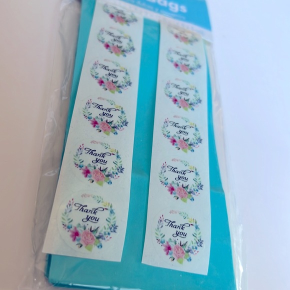 🆕 NEW 24 pcs Treat Bags Paper Bags, 12 sacs à surprise with Stickers - Picture 5 of 6